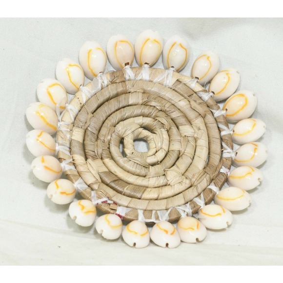 Natural Rattan & Sea Shell Coasters Hand Crafted Set of 6 with Case - Picture 7 of 7